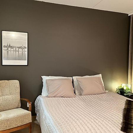 Studio Vip - Close To Airport And Tikkurila Train Station 万塔 外观 照片