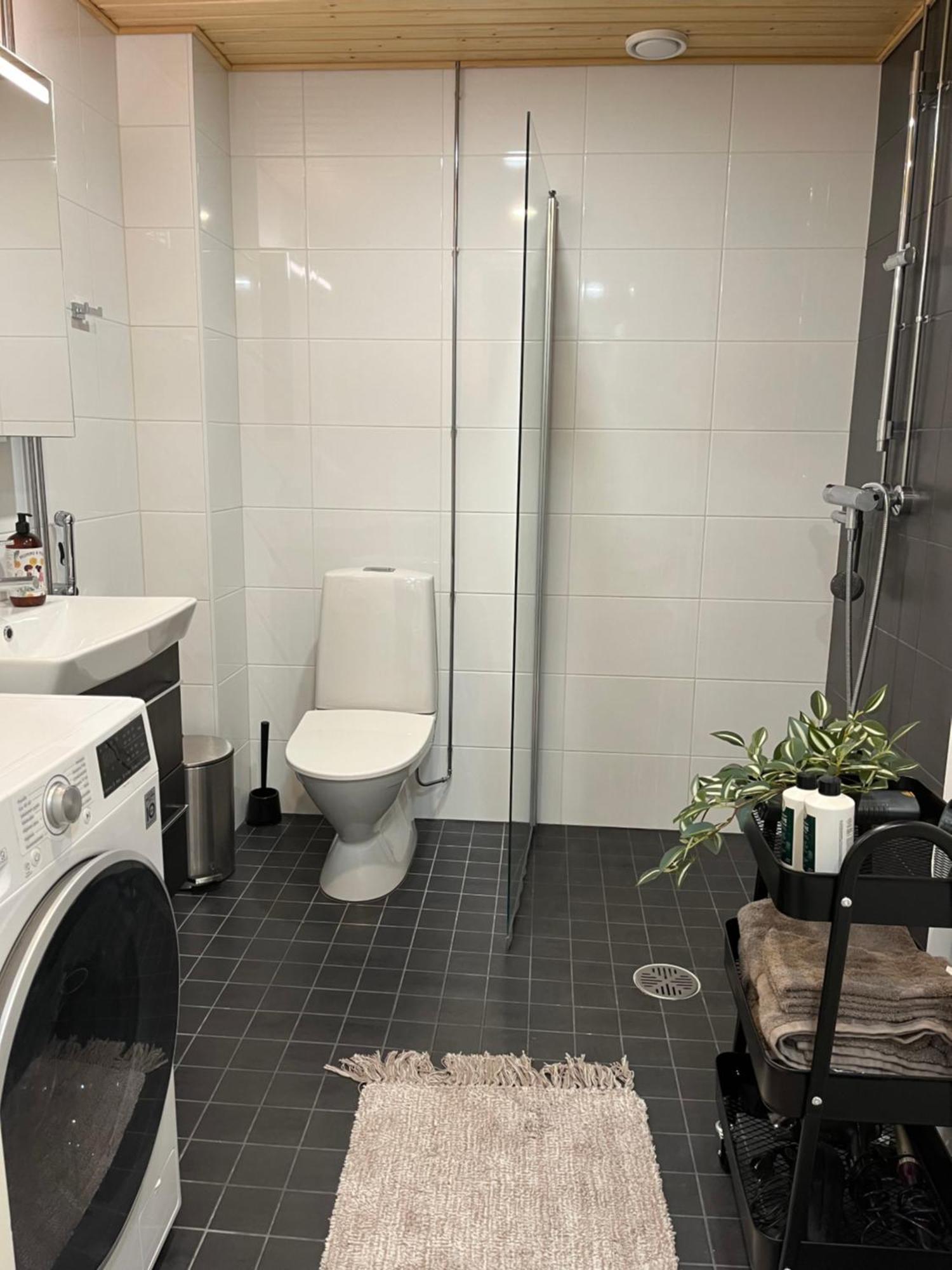 Studio Vip - Close To Airport And Tikkurila Train Station 万塔 外观 照片